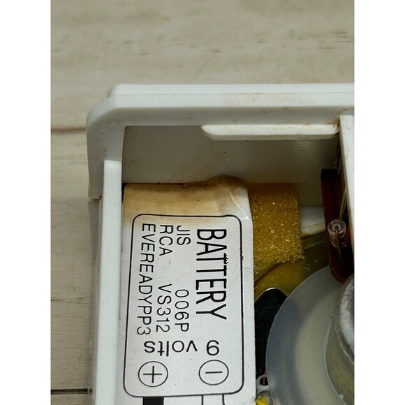 Vtg PASPORT Solid State AM Radio Model PR 111 With 2 Headphones Tested - Picture 10 of 16